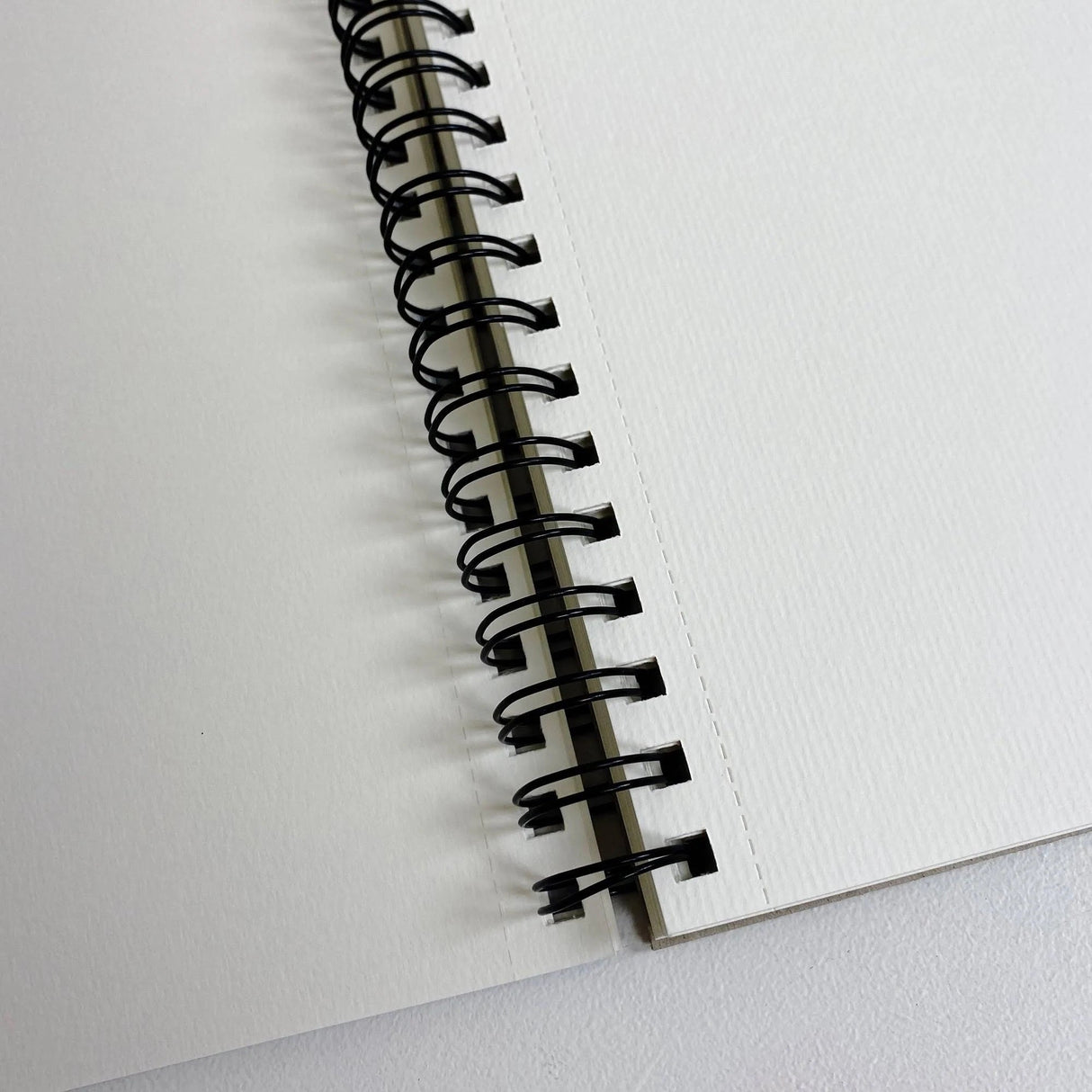 Canson Xl Mix-Media Wiro Pad 300Gsm